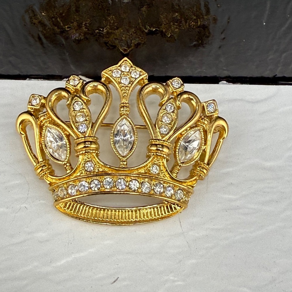Vintage KJL For Avon Crown Brooch Gold Tone Rhinestone Marquise Royal